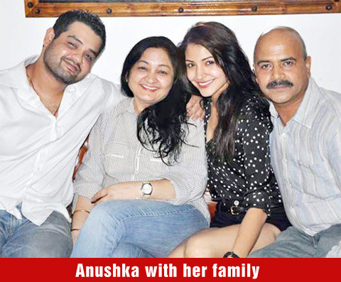 Anushka Sharma with her mom, her dad and her brother
